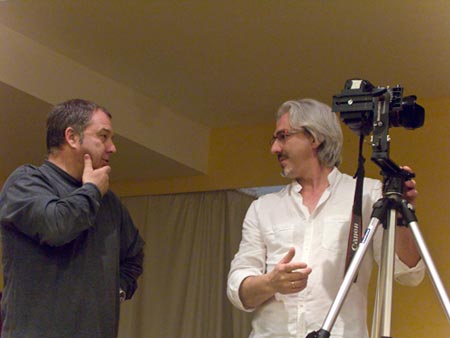 Jesús Jaime Mota con el fotógrafo catalán Gabriel Brau Preparando la panorámica del Salón de Actos en Portalea