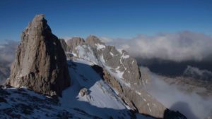 Picos de Europa: Fuente Dé – Horcados Rojos (2.228m) – Ref Vega / Urriello – Neverón de Urriello (2.559m) – Poncebos